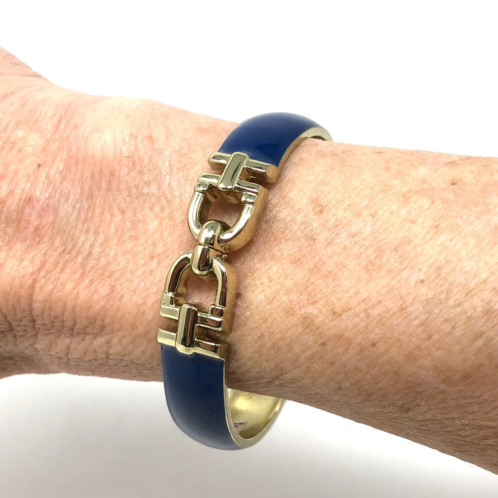 Hunter Hinged Bangle - Picture 3 of 5